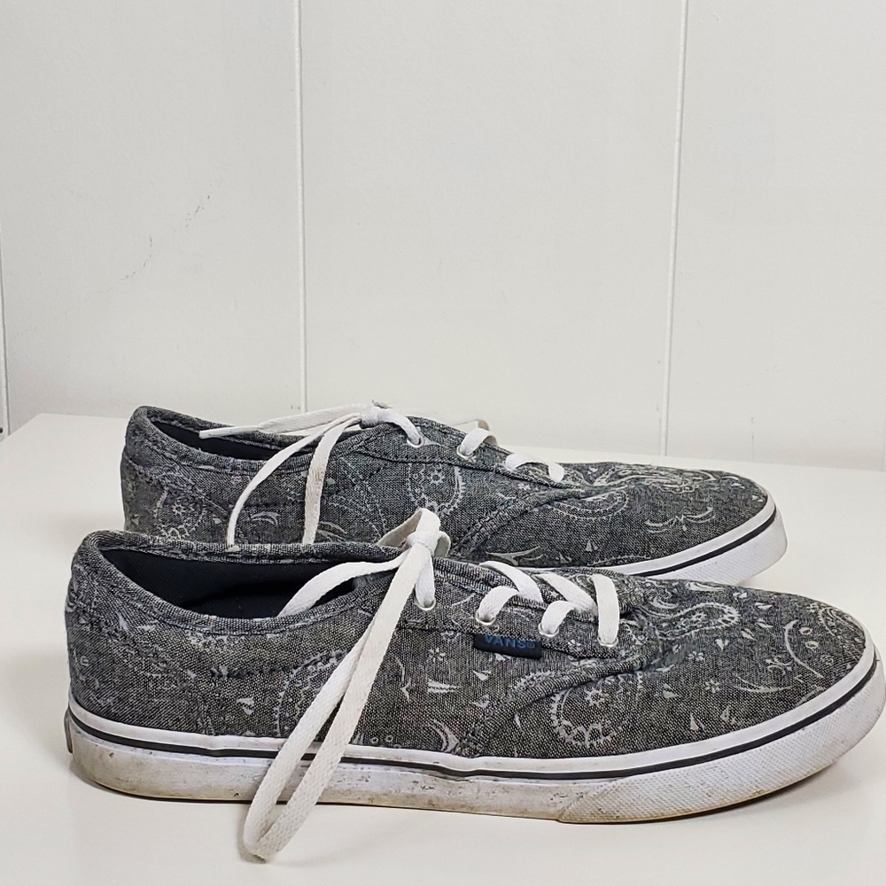 Vans paisley skater sneakers size 5